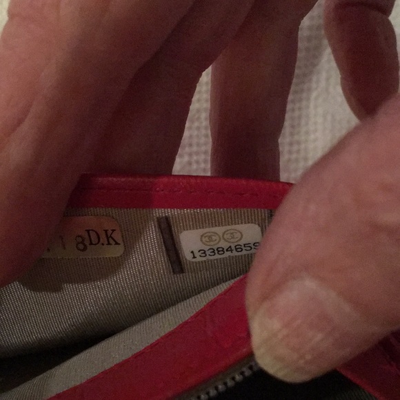 Special Authentic Red Chanel Wallet - Picture 7 of 8